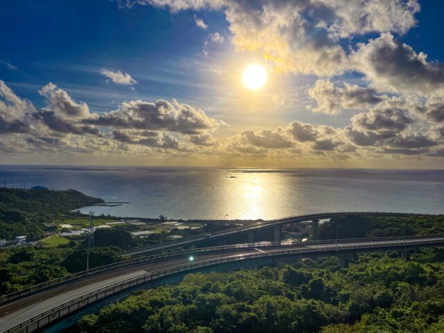 ニライカナイ橋と日の出