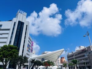 【沖縄・北部】★先着200名早割★2025年7月5日開催『第47回海洋博美ら海花火大会』日帰りバスツアー西側ルートBコース：有料エリア・イス席入場券付