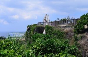 【沖縄/南部/1日】平和祈念公園（摩文仁の丘・沖縄師範健児之塔）＆ひめゆりの塔巡りツアー★ガイド付き《送迎あり》