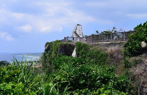 【沖縄南部/1日】平和祈念公園（摩文仁の丘・沖縄師範健児之塔）＆ひめゆりの塔巡りツアー《年齢制限なし＆送迎付き》ガイド解説付きで沖縄戦争／平和の大切さを学ぼう（No.92）