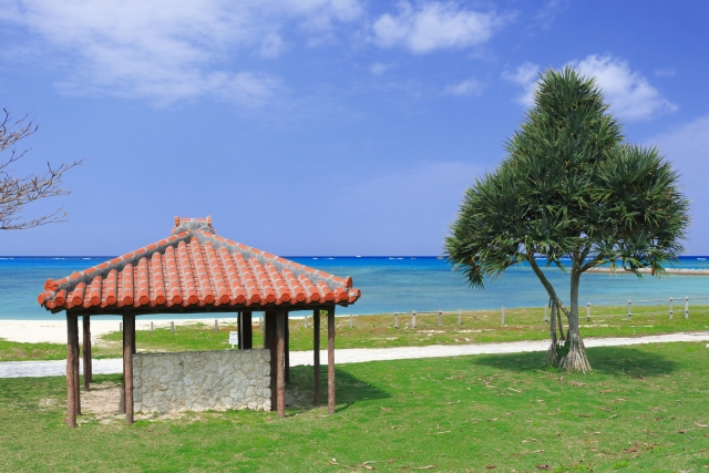 今年の沖縄の海はいつから楽しめる？人気ビーチや沖縄の海遊びを紹介