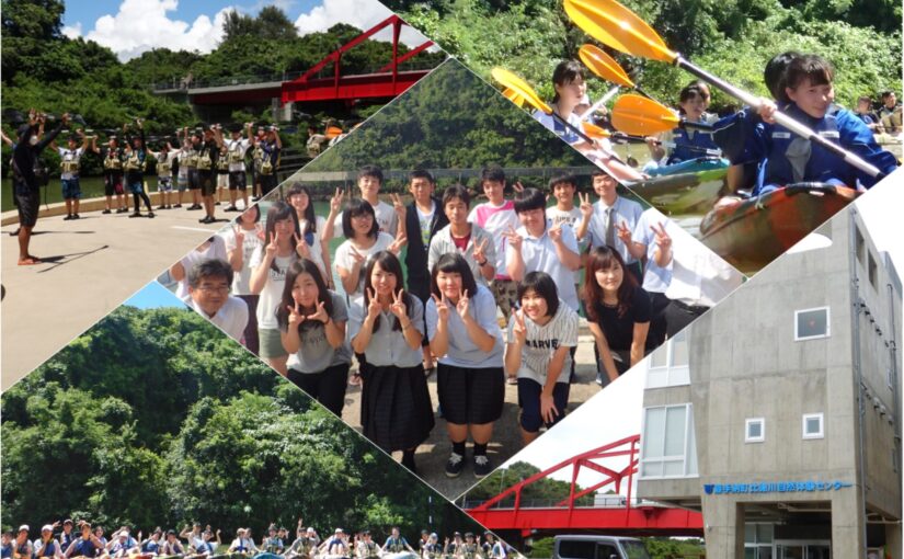 沖縄の比謝川でカヤックを体験する修学旅行生