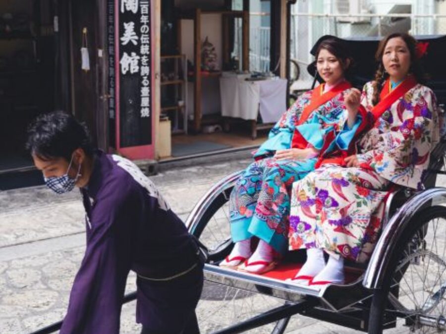 【那覇/60分/着付け体験】2名1組でお得◎琉装カップルプラン！沖縄の伝統衣装を着て街歩き♪《女性ヘアセット付き》（No.751）