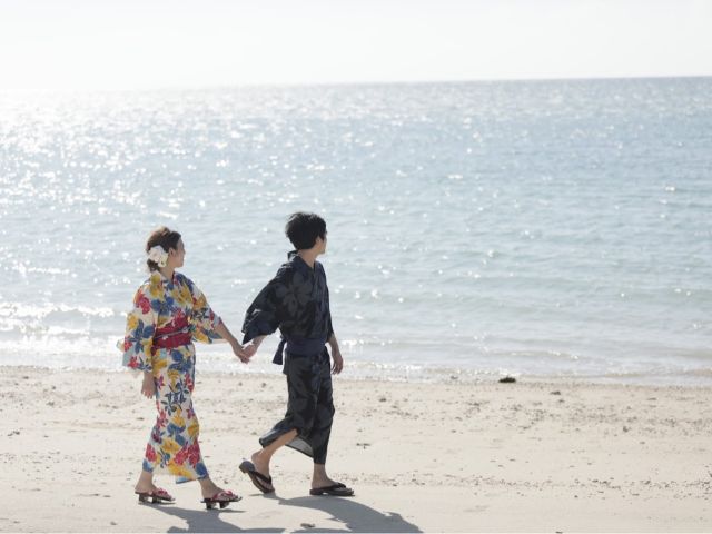 着物　着付け　男女のカップル