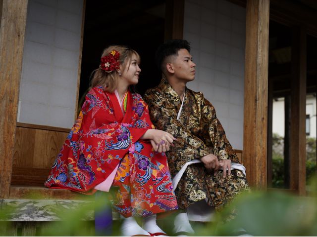 着物 着付け 男女のカップル