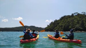 【沖縄北部・宮城島】初心者OK！少人数制シーカヤックツアーで絶景を満喫♪