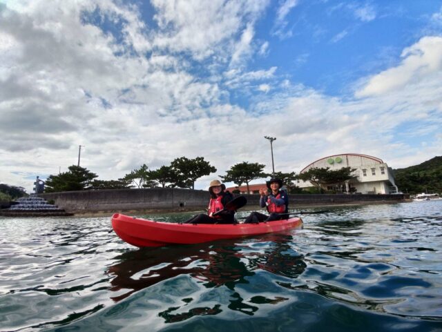 【沖縄北部・宮城島】初心者OK！少人数制シーカヤックツアーで絶景を満喫♪