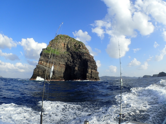 沖縄の人気の釣り体験！初心者や子供でも楽しめるポイントや沖縄で釣れる魚を解説
