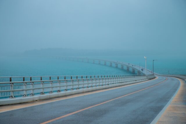 【2023年最新版】雨の日でも沖縄を満喫！悪天候でも楽しめる観光スポット＆アクティビティ特集