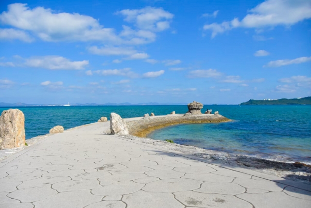 今年の沖縄の海はいつから楽しめる？人気ビーチや沖縄の海遊びを紹介