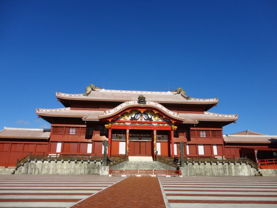 沖縄・首里城正殿の景観