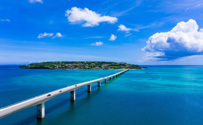 コバルトブルー 沖縄 古宇利大橋
