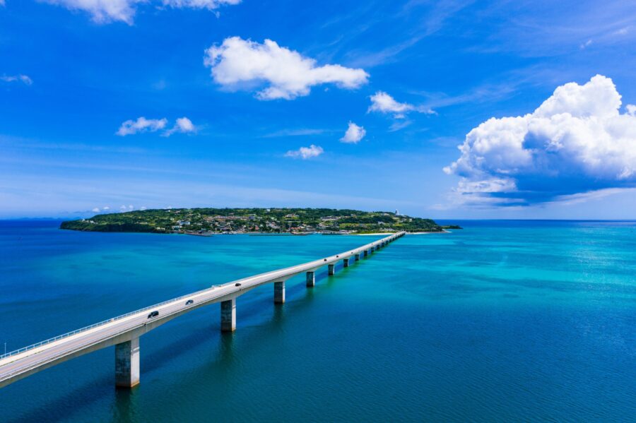 コバルトブルー 沖縄 古宇利大橋
