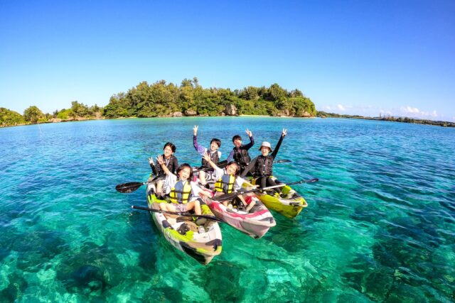 やんばるの青い海を家族で楽しむシーカヤック