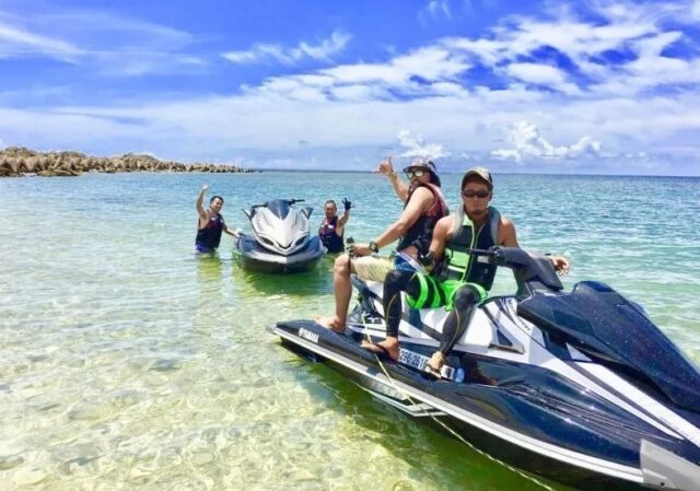 瀬底島&水納島の美しいビーチも堪能！ ジェットスキーツーリング