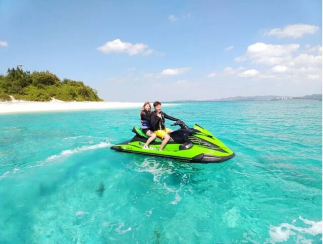 瀬底島&水納島で1日1組限定、ジェットスキー＆マリンスポーツの貸切クルージング