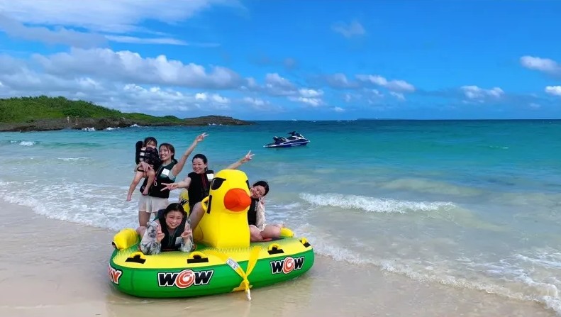 瀬底島&水納島でマリンスポーツ遊び放題、貸切