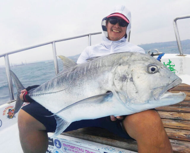 石垣島の釣りツアーで体験できる大物キャッチ