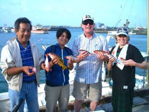 【那覇発/半日】慶良間の無人島付近で船釣り体験♪透明度抜群の海に感動！トロピカルフィッシングツアー＜手ぶら参加OK＞家族や団体旅行にもおすすめ