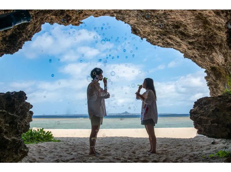 【沖縄・瀬底島】撮りたいイメージをリクエストOK！絶景ロケーションフォトツアー☆ドローン空撮可能！カップル・女子旅にもおすすめ（No.209）