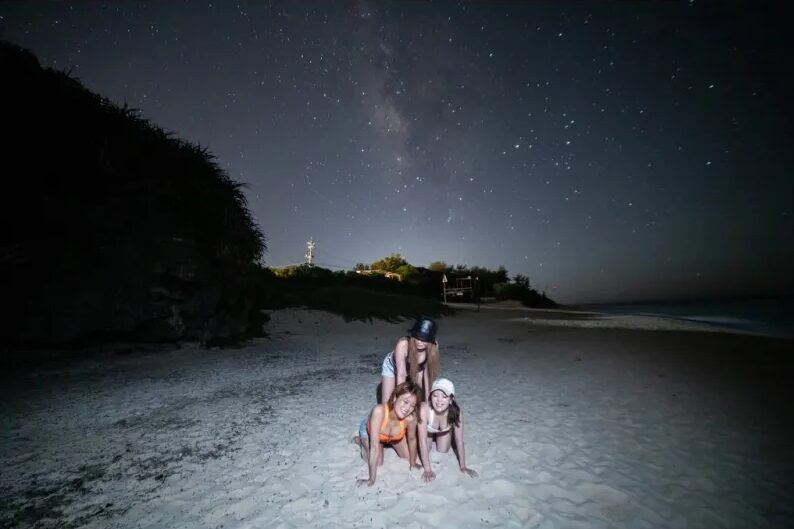 【沖縄・本部】本部から車で行ける瀬底島で秘密の星空観察☆星空photoと宙さんぽナイトツアー《インスタ映え写真撮影付き》in瀬底ビーチ（No.95）
