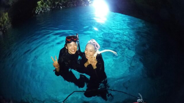 青の洞窟　シュノーケリング　透明度