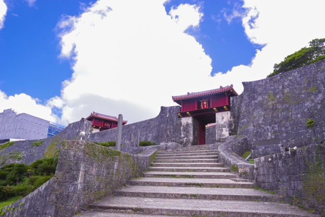 首里城の階段と門の風景