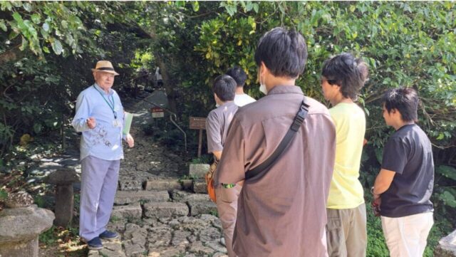 【沖縄/南部/1日】世界文化遺産『斎場御獄』と神の島『久高島』神秘のパワースポット巡りツアー★ガイド付き《自由時間＆送迎あり》（No.193）