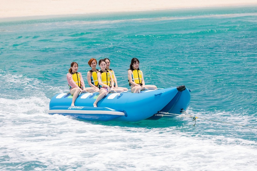 [Okinawa / Approx. 1.5 hours] Enjoy Water Activities Even in Winter☆ 3-in-1 Package: Banana Boat, Marble Ride, and Snorkeling (Available October–March Only; Wetsuits Included) (No. 829)
