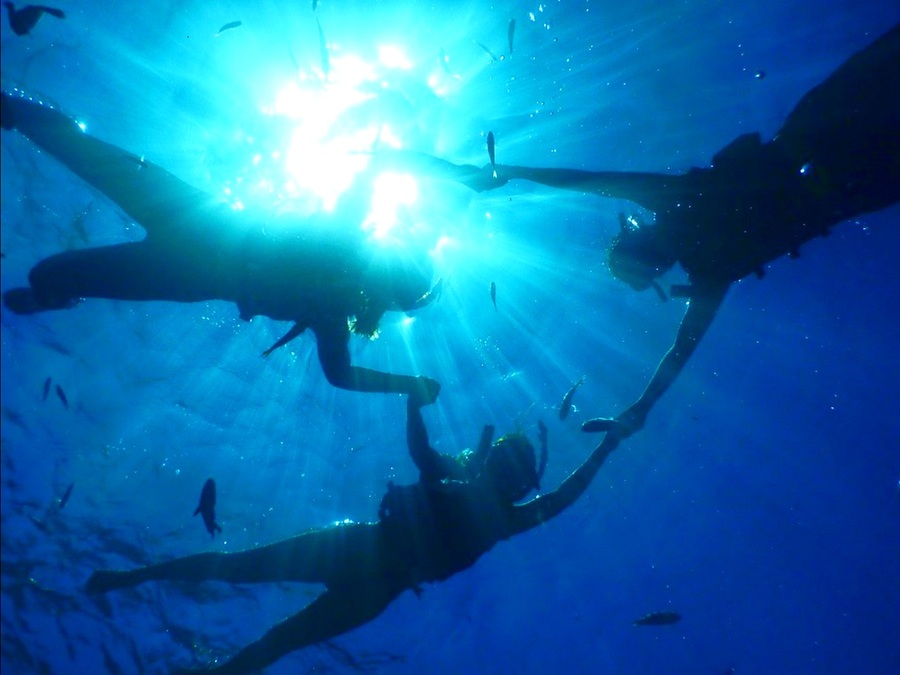 [Okinawa / Approx. 1 hour] Underwater Walk in Winter Okinawa ☆ Snorkeling at Toyosaki Chura SUN Beach 《Available October–March Only · Wetsuit Included》 (No. 830)