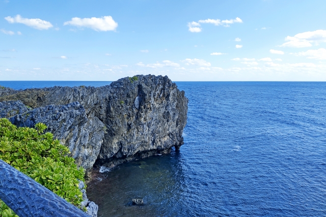 絶景好き必見！沖縄最北端の絶景スポット『辺戸岬』の魅力と見どころを完全ガイド