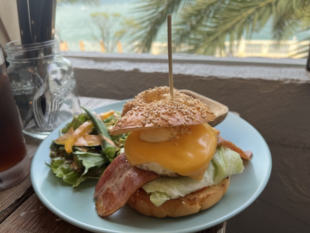 沖縄旅行で外せない！本当に美味しい地元で人気の絶品バーガー店特集