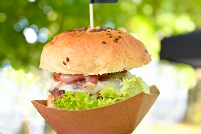 沖縄旅行で外せない！本当に美味しい地元で人気の絶品バーガー店特集