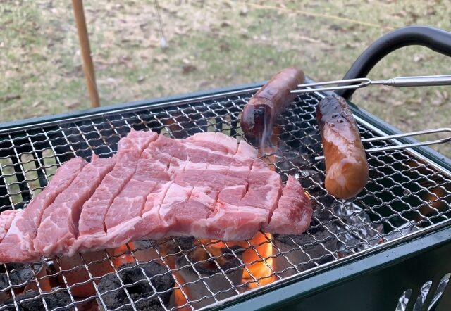 バーベキュー、キャンプ