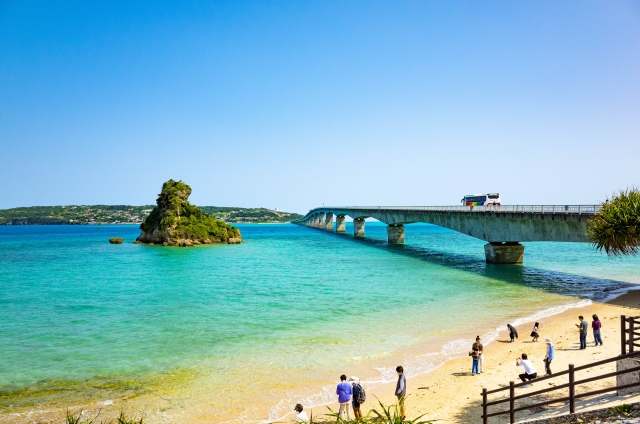 沖縄の絶景「古宇利ビーチ」の魅力とは？古宇利ビーチのアクティビティ＆観光スポット完全ガイド