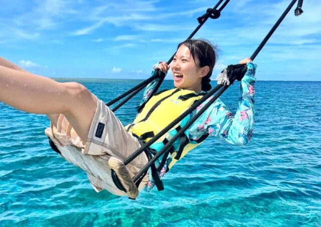 沖縄のマリンスポーツ体験。パラセーリングとセットで楽しめる海上アクティビティ。