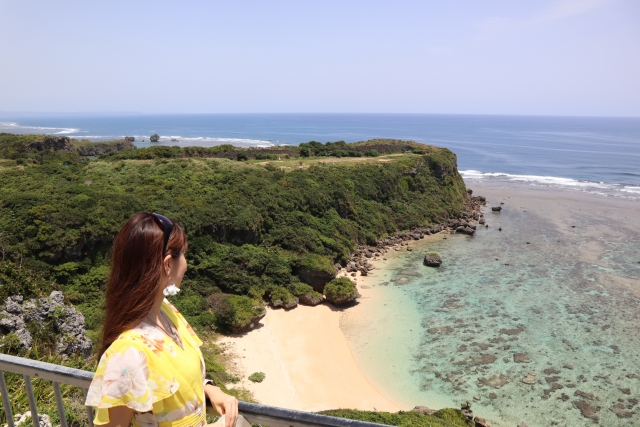 沖縄の絶景『果報バンタ』完全ガイド！アクセス・絶景スポット・観光情報を一挙紹介