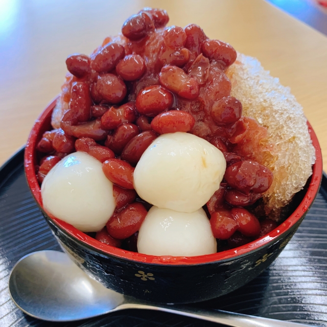 沖縄の夏にぴったり！ブルーシールアイスとぜんざいの美味しいお店まとめ