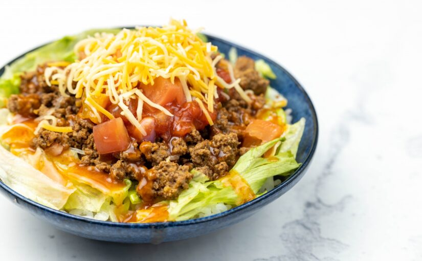 沖縄で食べたいタコライス！発祥の歴史と人気店ランキング＆テイクアウト活用術