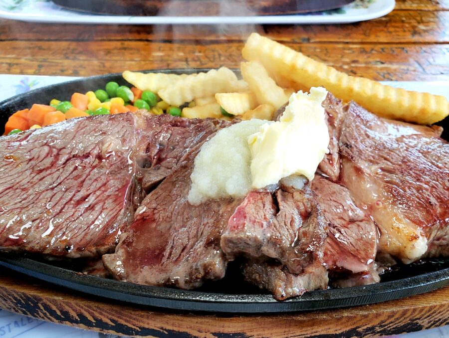 沖縄ステーキの魅力を徹底解説！那覇・国際通りなどエリア別に安くて美味しいおすすめ店を紹介