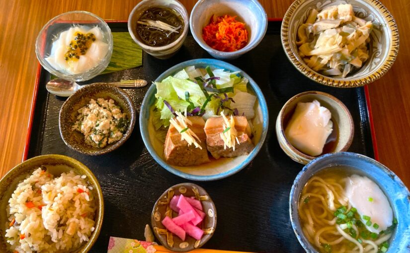 沖縄グルメ完全ガイド！観光で楽しむ絶品沖縄料理と地元で評判の人気店まとめ