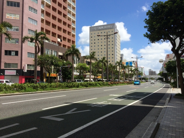沖縄へ引越しする人必見！車の輸送方法・料金相場・荷物の準備まで徹底解説