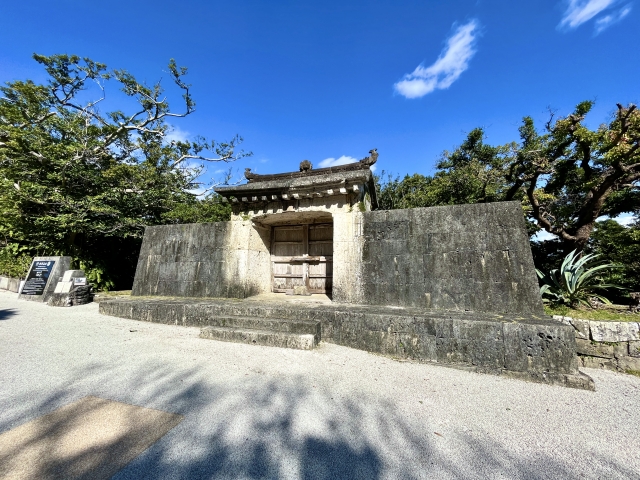 首里城 園比屋武御嶽石門
