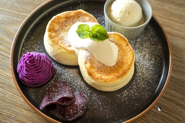 沖縄カフェで味わうふわふわパンケーキ 