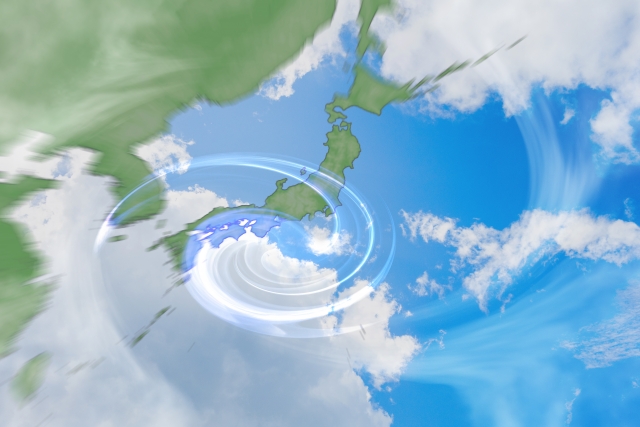 沖縄の台風はいつが多い？発生しやすい時期と旅行前の予報チェックなど対策ガイド