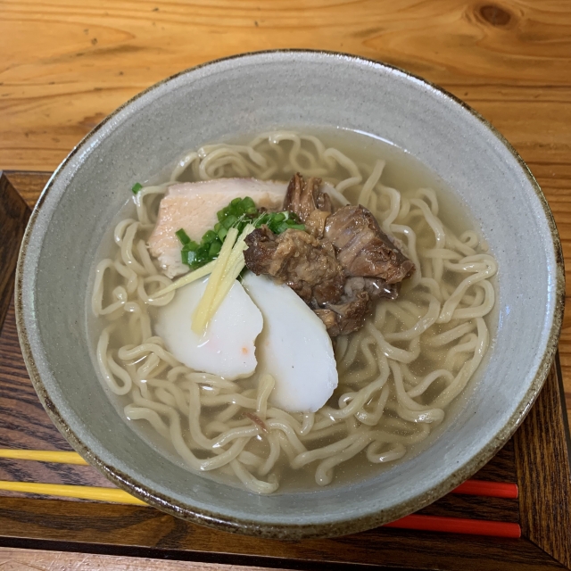 沖縄のランチ今帰仁そば