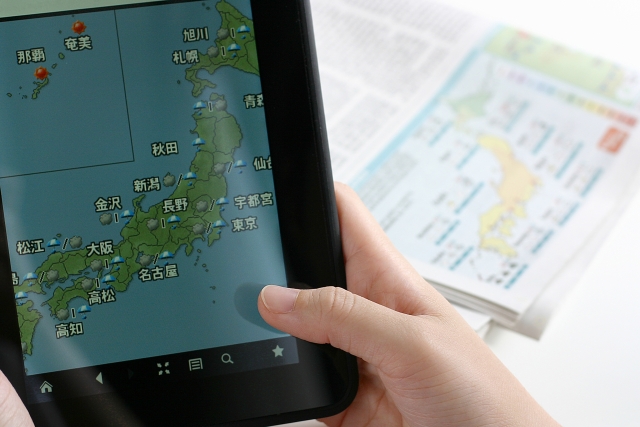沖縄の台風はいつが多い？発生しやすい時期と旅行前の予報チェックなど対策ガイド