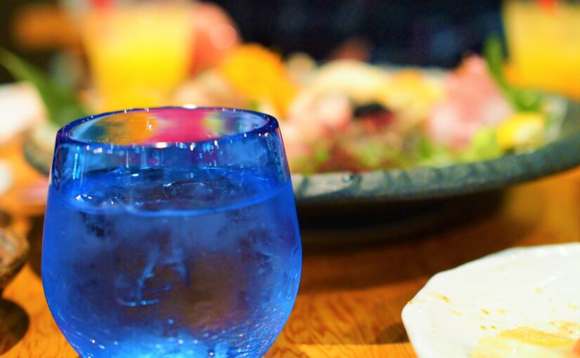 沖縄国際通り周辺の居酒屋で味わうグルメとドリンク