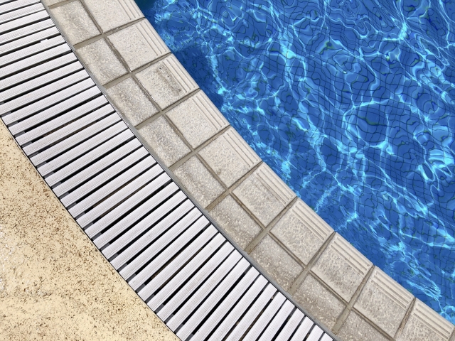 沖縄 プール キッズ リゾート スライダー