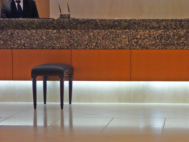 ホテル チェックイン